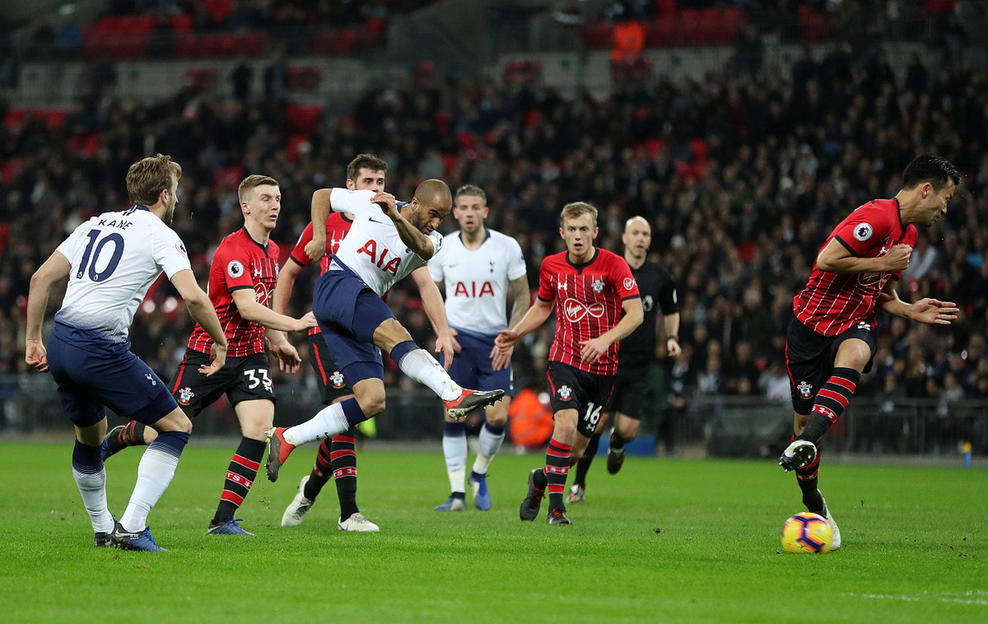 场上活跃 场上活跃